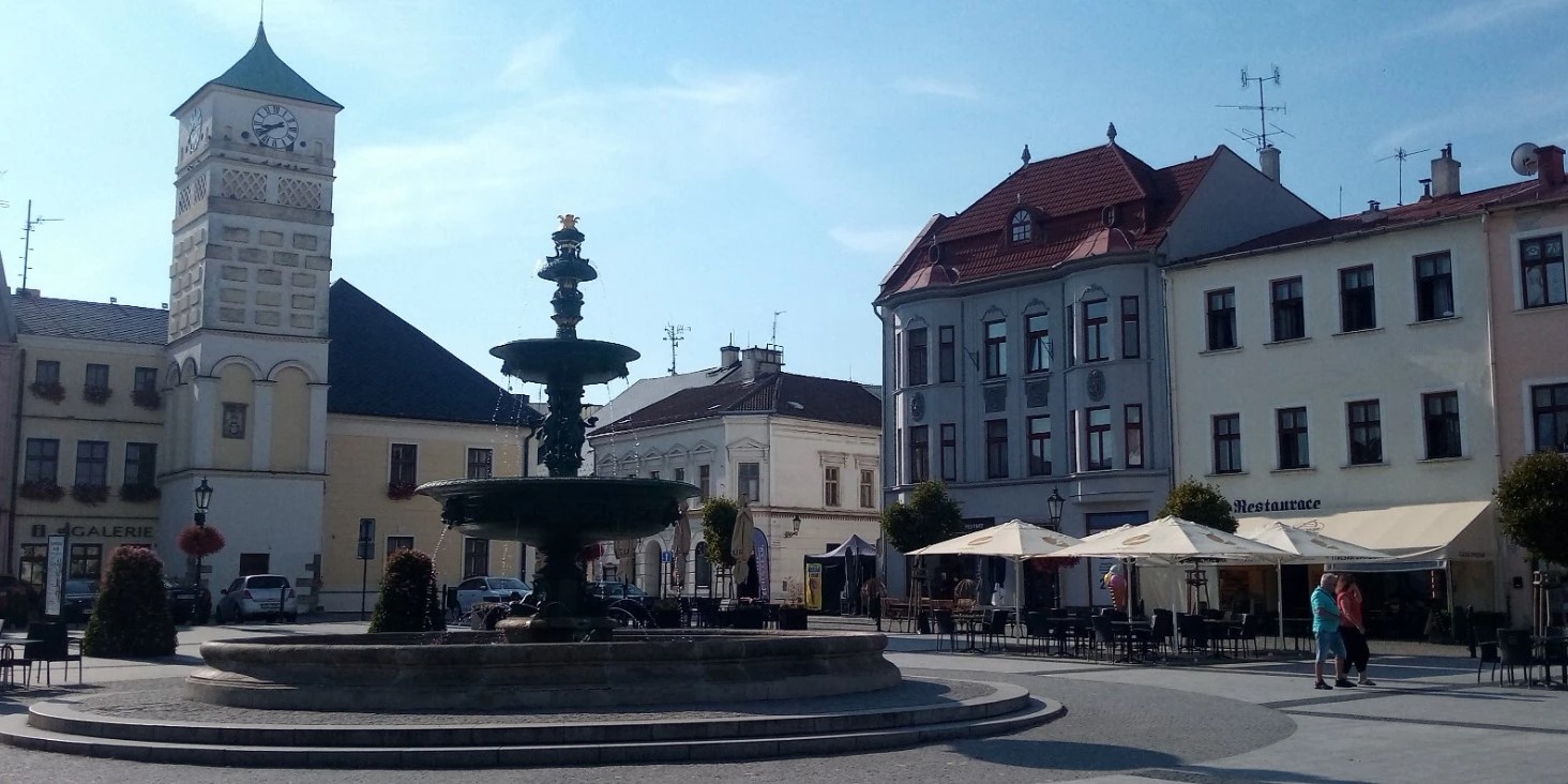 Nádvoří s Piastovskou věží