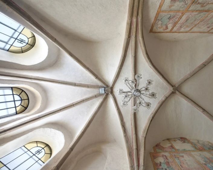 Severní kaple Zámeckého kostela z 15. století